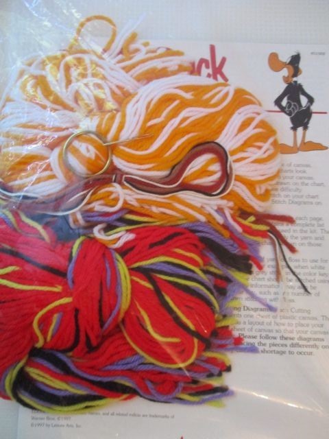 Looney Tunes Daffy Duck Mobile plastic canvas Kit FREE SHIP Leisure Arts vintage