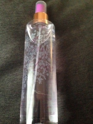 COTY- LOVE 2 LOVE FRAGRANCE BODY SPRAY MIST 8 OZ FREESIA/VIOLET PETALS NEW ITEM