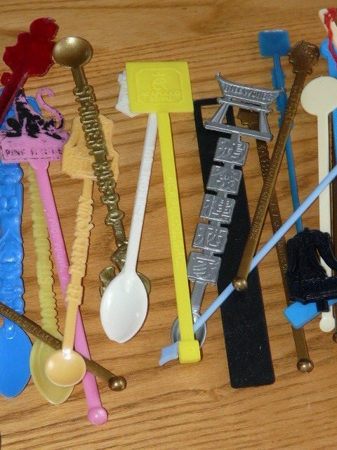 79 Vintage Plastic Swizzles Stirrers Sticks Drinks Liquors