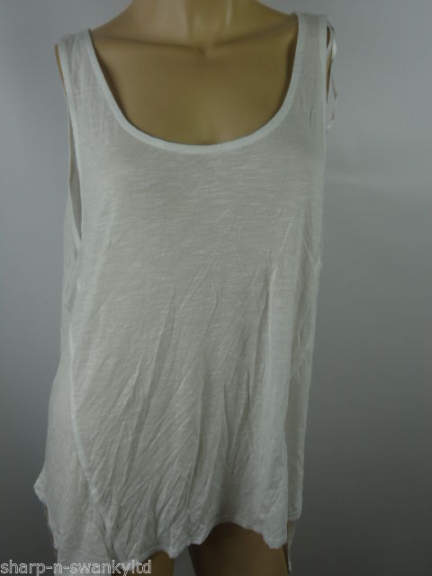 New Look Plus Size Scoop Neck Tops & Shirts for Women