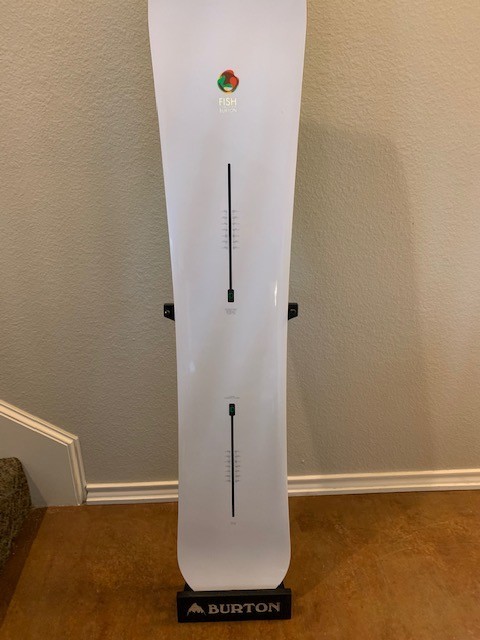 Burton Snowboard Stand - Wood - Single snowboard display