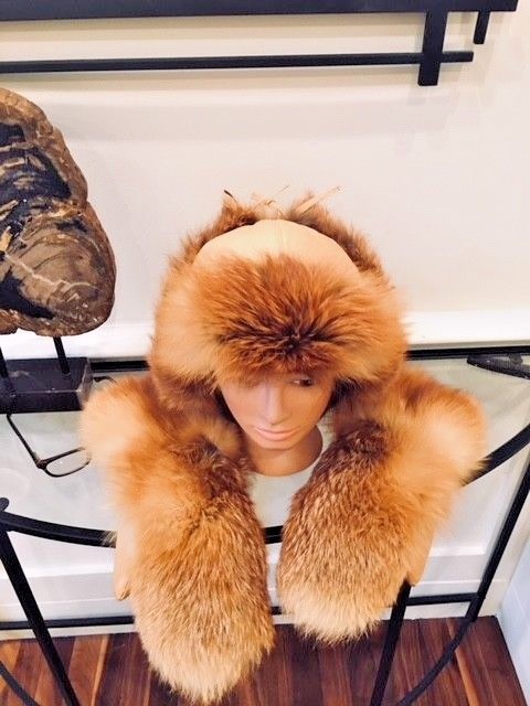 MINT RED FOX CAYOTE TURKIS TUKKU FUR HAT UNISEX&MATCHING MITTENS APRES SKI  SET