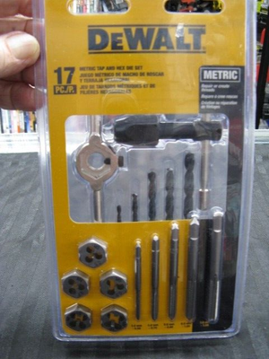 Dewalt DWA1450 Metric Tap Die Set 17 Piecies 5 Sizes Taps Dies Drill Bits NEW