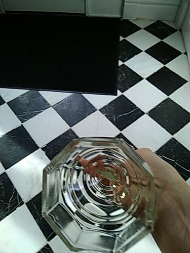 PAIR VINTAGE HEAVY CLEAR GLASS CHRISTIAN CRUCIFIX JESUS CANDLESTICKS 9.75