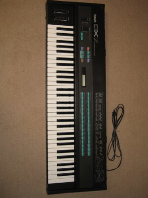 YAMAHA DX7 Synthesizer Keyboard Function Tested Ex++ Rare 231227T