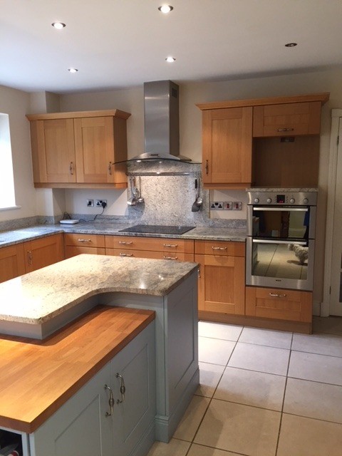 Shaker Kitchen with solid oak doors, granite worktops and ...