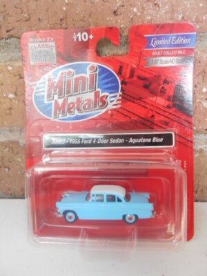 HO Scale Classic Metal Works 1955 Ford 4 Door Sadan (Aquatone Blue) #30663