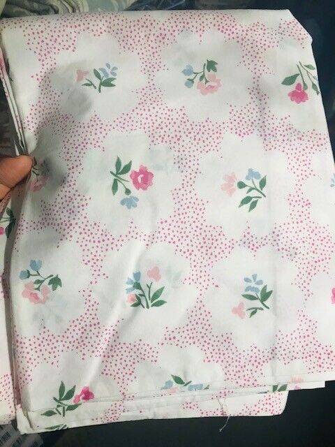 Pottery Barn Cottage Floral Standard Pillowcase Set Pale 2 Pink Dainty Blooms
