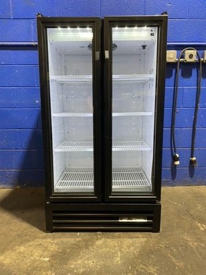 true-gdm30ld-2-glass-door-refrigerator-cooler-display-merchandiser