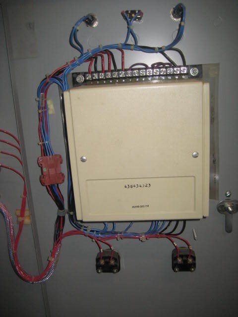 SQUARE D AUTOMATIC TRANSFER SWITCH 70 AMP 480 VOLT (A1)