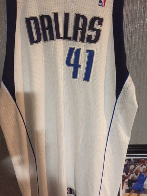 Dirk Nowitzki 2011-12 Game Used / Worn Jersey Meigray LOA--Double Double