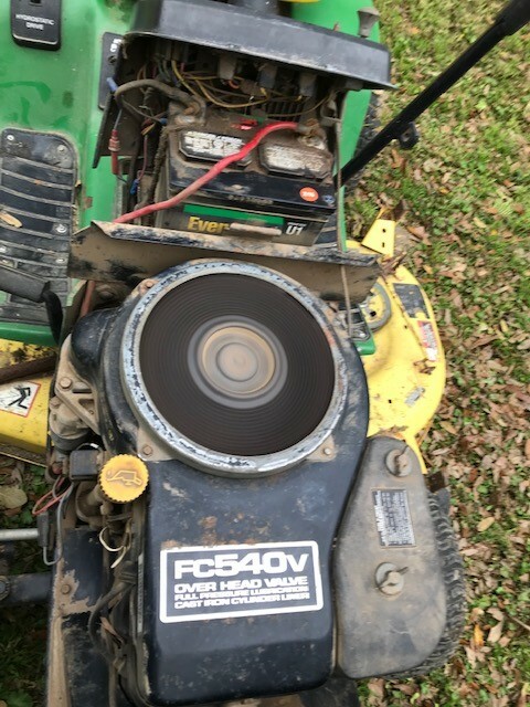 John Deere 185 Lawn Tractor. Hydrostatic Transmission. 17HP Kawasaki Engine.