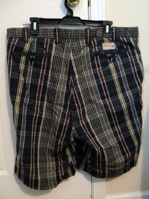NAUTICA CASUAL CLIPPER STYLE MENS SHORTS size 40  KHAKI & DARK BLUE PLAID