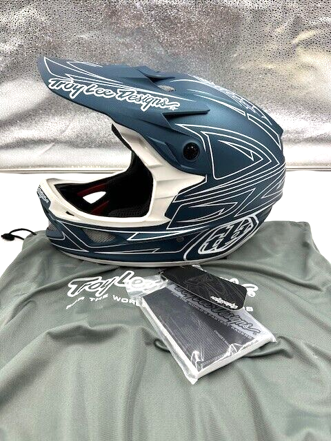 Troy Lee Designs D3 Fiberlite Downhill/BMX/MTB Helmet Spider Troy Lee Designs D3 Fiberlite Downhill/BMX/MTB Helmet Spider