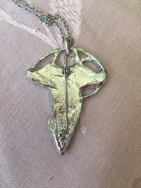 Lord of the Rings Elven green leaf pendant/pin/necklace