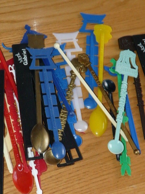 79 Vintage Plastic Swizzles Stirrers Sticks Drinks Liquors