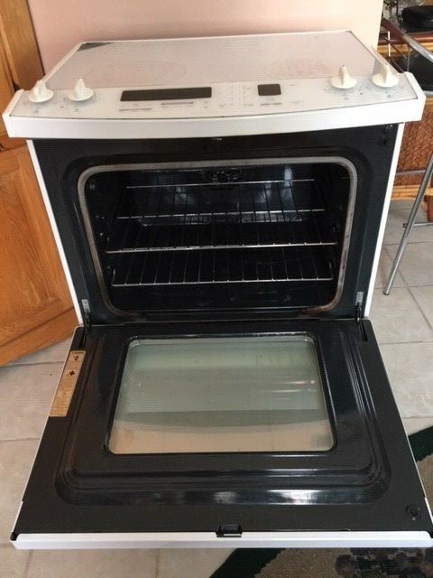 KITCHEN AID SUPERBA SLIDE IN - COOKTOP/CONVECTION OVEN - 30 INCHES WIDE - WHITE.