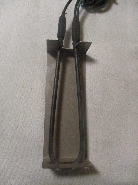Advanced Agri-Direct Inc. 98w Auxiliary Heating Element 110/120V with bracket