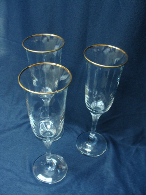 Circleware, Desire Pattern, 3 Champagne Futes Glasses, Gold Trim