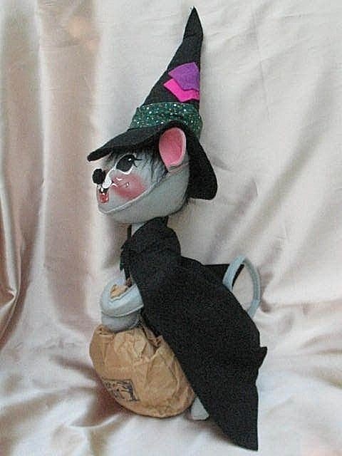 ? Vintage '88  1964 Annalee Halloween Mouse Witch Doll w/ Trick or Treat Bag EUC