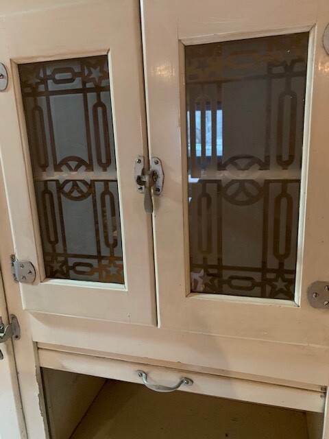 Beautiful antique Hoosier Cabinet