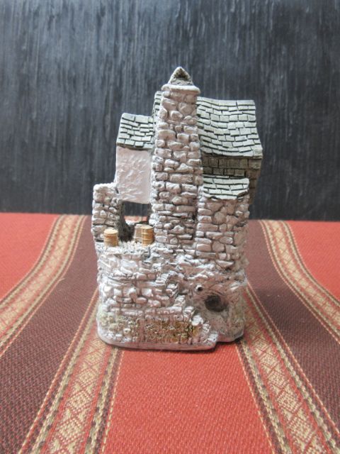 Lilliput Lane Fishermans Cottage Sculpture - 1985