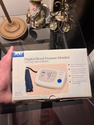 A & D Digital Blood Pressure Monitor Model UA-767 Fully Automatic 