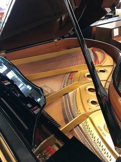 Yamaha G3 Grand Piano Polished Ebony