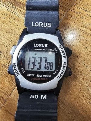 Retro Lorus Z002 X001 Chronograph Digital Quartz WR50M Gents Watch Working