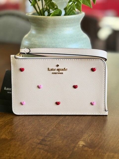 Kate Spade Lucy Heart Studs Small L-zip Wristlet - Powdered