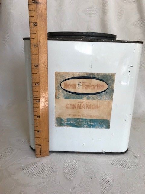 Vintage Large Host Favorite Cinnamon Tin