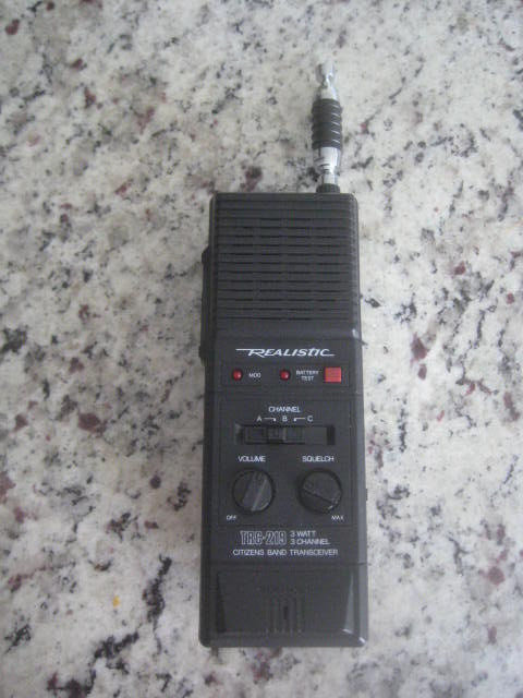 REALISTIC TRC-219 CITIZENS BAND TRANSCEIVER WALKIE TALKIE Stranger Things