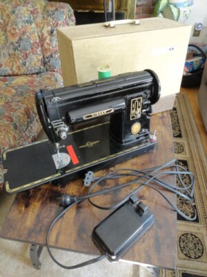 VTG Singer 301 Slant Needle Sewing Machine w/Case - Travel or Cabinet