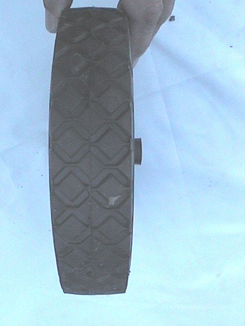 1  Rubber tires and palstic rim wheel  8