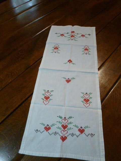 Vintage Hand Embroidered Cotton Table Runner Dresser Scarf Cross Stitch Hearts