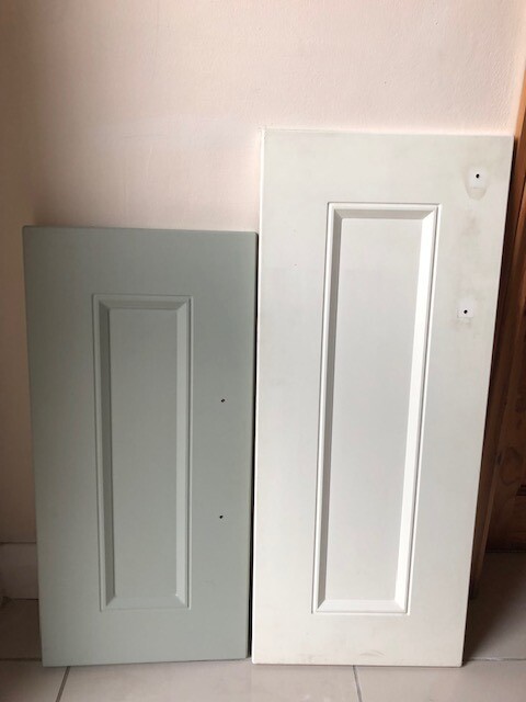 New Wren kitchen cabinet doors with handles and hinges (ex-display