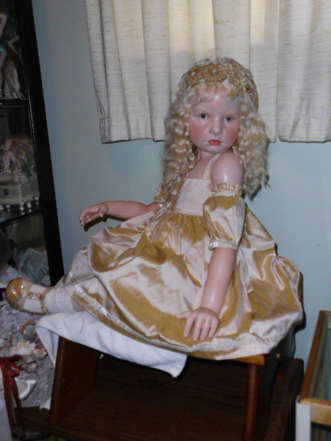 HILDEGARD GUNZEL WAX OVER PORCELAIN LAVINIA