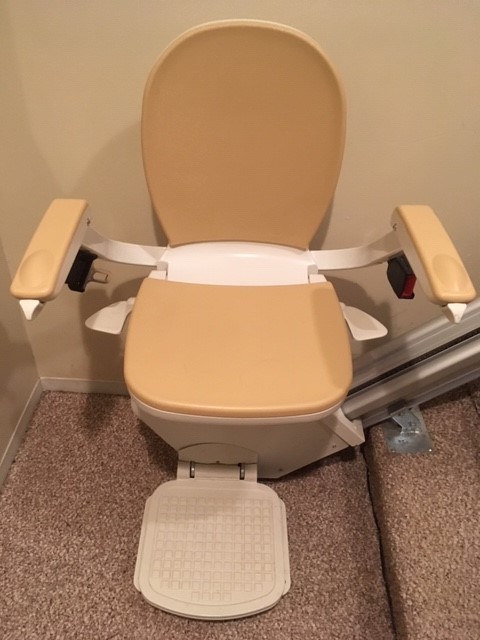 ACORN SUPERGLIDE 130 STAIRLIFT Straight Mobility,12 step, power back up, remote