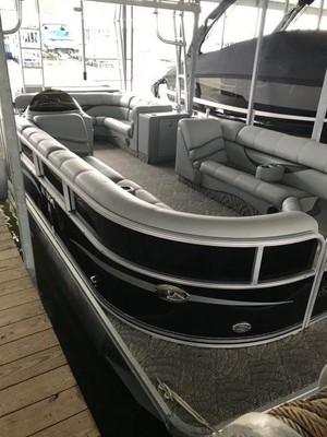 PRICE REDUCED - TriToon Boat - 2008 25′ South Bay 725CR