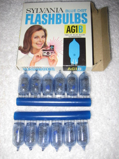 Sylvania  GE & Fotomat AG-1B Flashbulbs Lot of 30 Bulbs