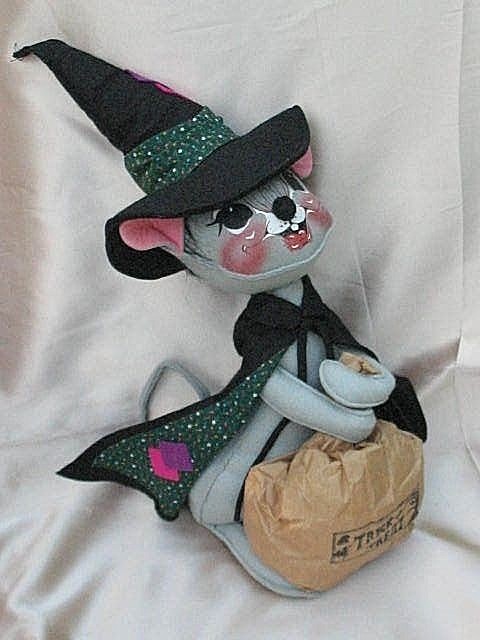 ? Vintage '88  1964 Annalee Halloween Mouse Witch Doll w/ Trick or Treat Bag EUC