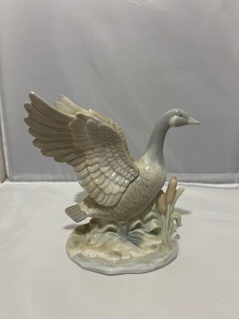 Vintage George Good Porcelain Canadian Goose Cattail Figurine Signed Gaylord NEW