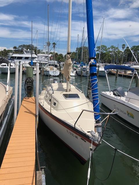 25FT HUNTER SAILBOAT