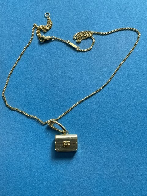 【国内発送】TRIOMPHE SUSPENDED NECKLACE IN BRASS 国内発送】TRIOMPHE SUSPENDED NECKLACE IN BRASS (CELINE