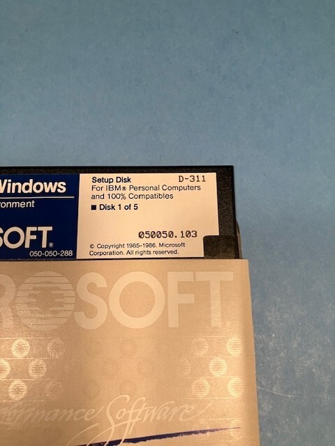 Microsoft Windows Version 1.03; Box 0785; Part No. 050-050-226