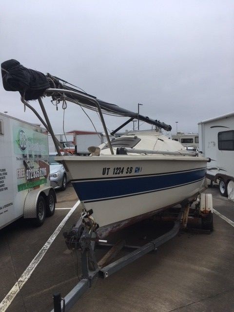 1981 O'Day 19' Sailboat & Trailer - Texas