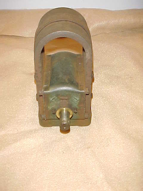 2.5 HP UNITED ASSOCIATED MAGNETO 4 Bolt Hit Miss Gas Engine BRASS BODY 