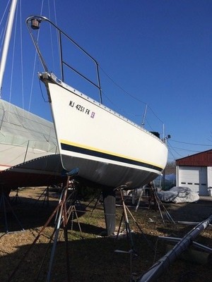 1988 BENETEAU FIRST 305 PROJECT SAILBOAT NO RESERVE !!!!