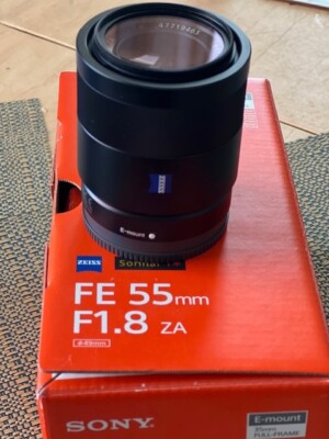 Sony Zeiss Sonnar T* FE 55mm F1.8 ZA Lens