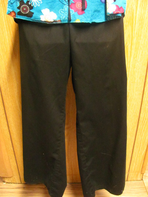 SB Scrubs Set, Top Size Medium, Pants Size Small